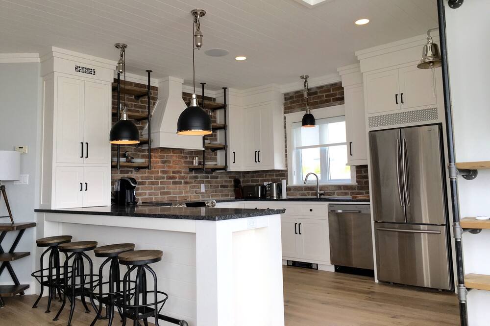 Photo of Kitchen in Queens Square
