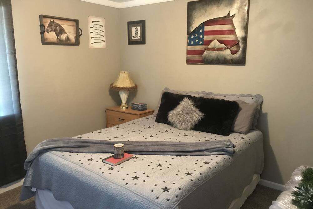 Photo of Bedroom in Saint Mary's