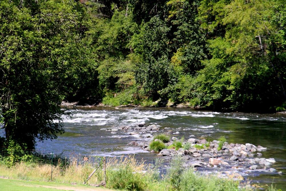 Photo of Others in Grants Pass