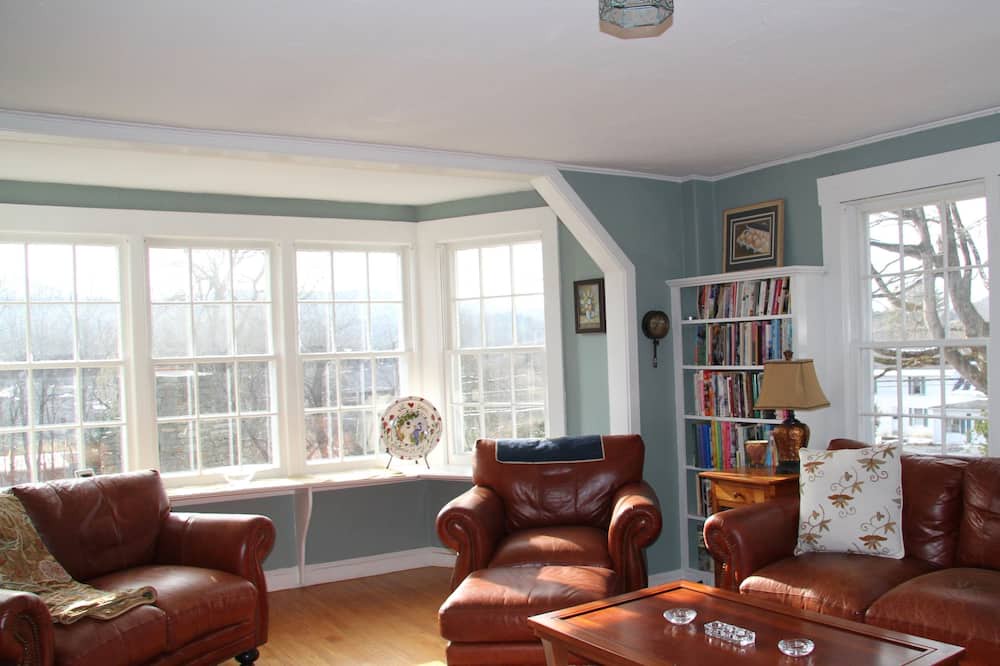 Photo of Livingroom in Pittsford