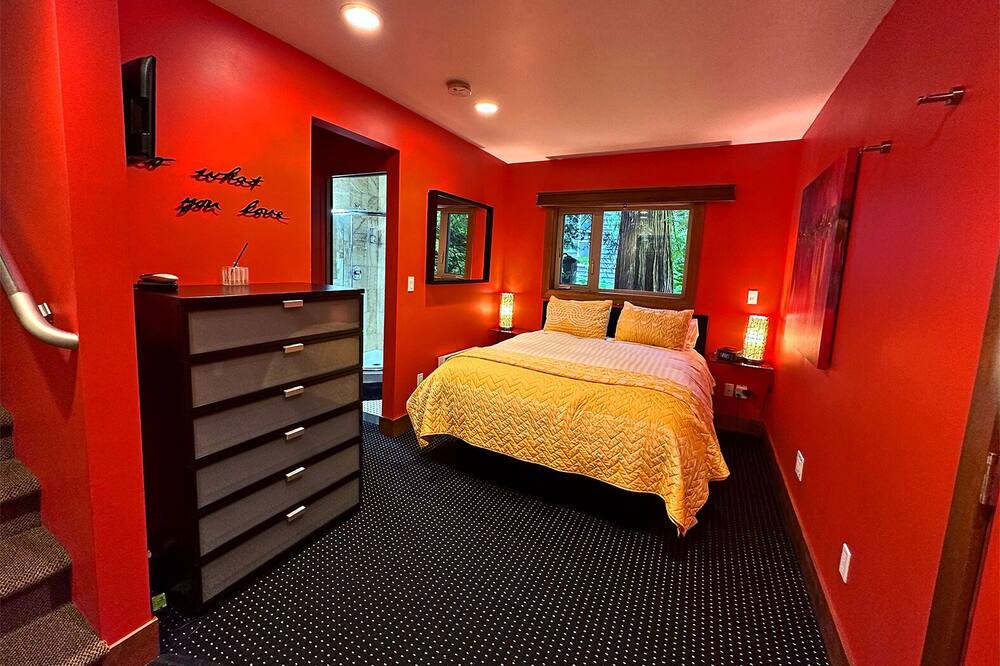Photo of Bedroom in Lake City
