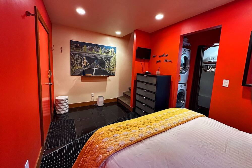 Photo of Bedroom in Lake City