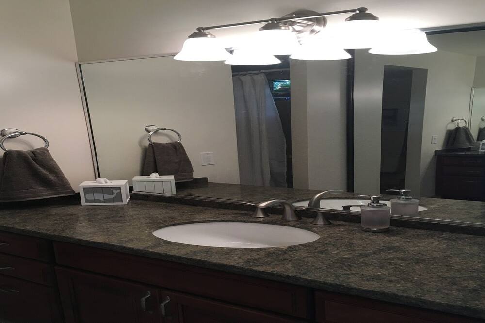Photo of Bathroom in Napili