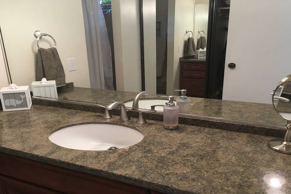 Photo of Bathroom in Napili