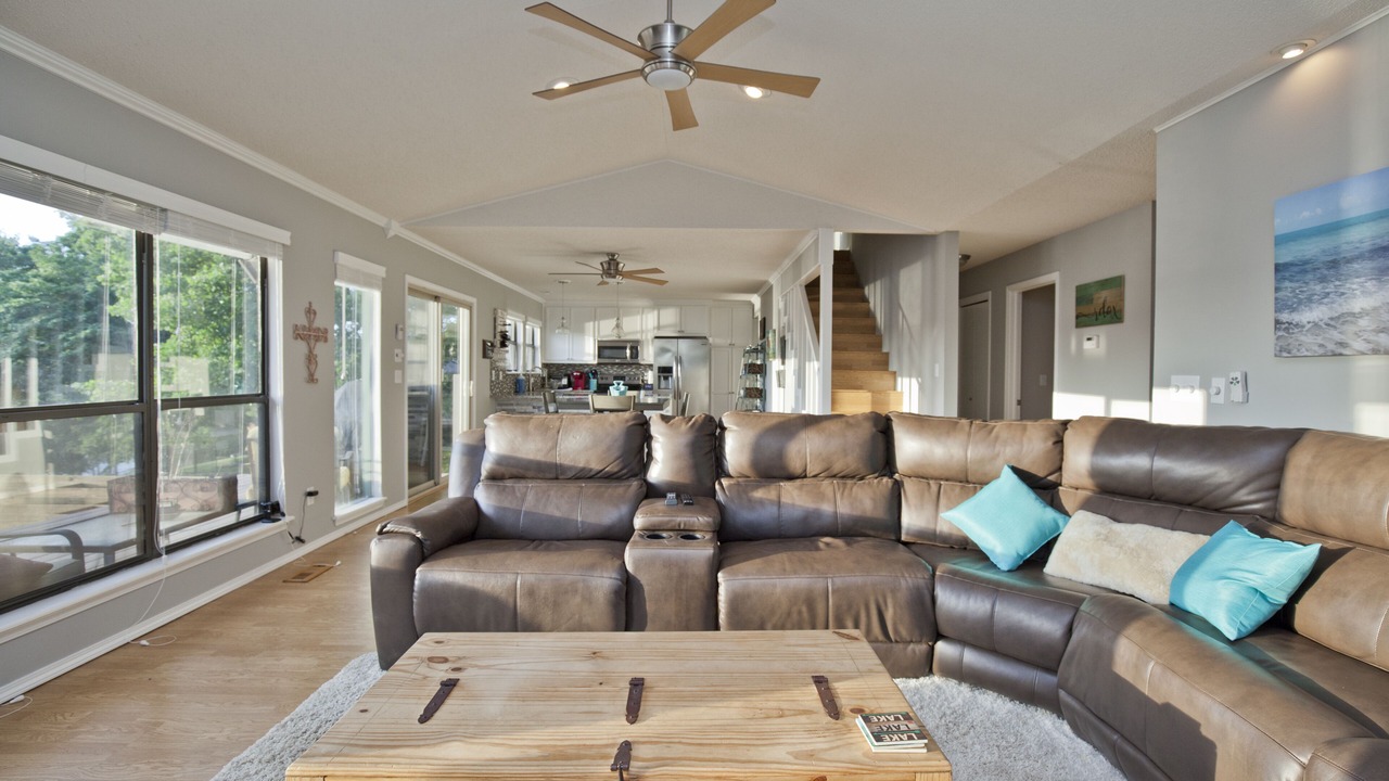 Photo of Livingroom in Lowell