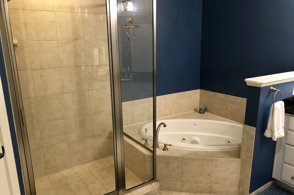 Photo of Bathroom in Westlake Corner