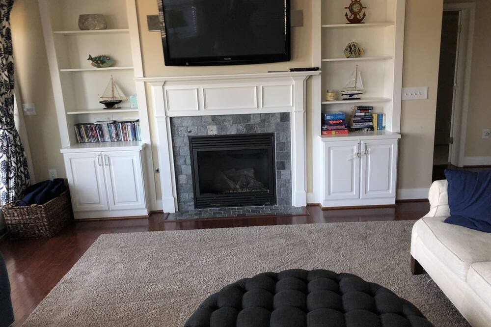 Photo of Livingroom in Westlake Corner