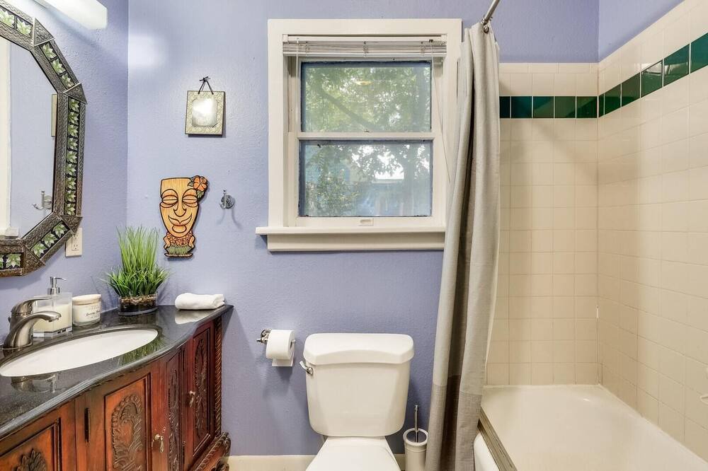 Photo of Bathroom in Cherrywood