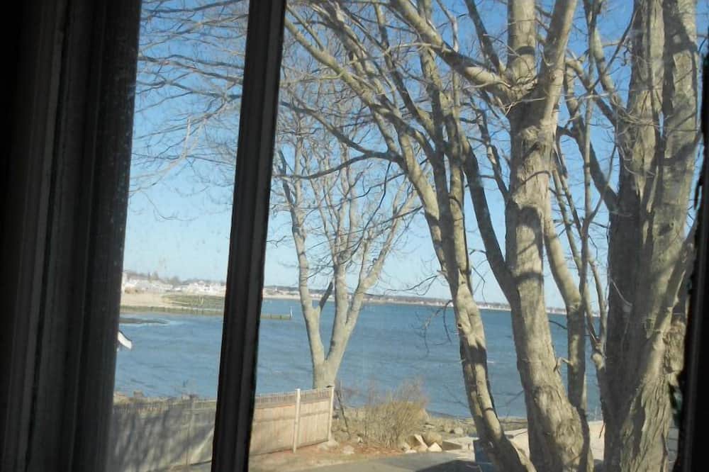 Photo of Bedroom in Westbrook Center