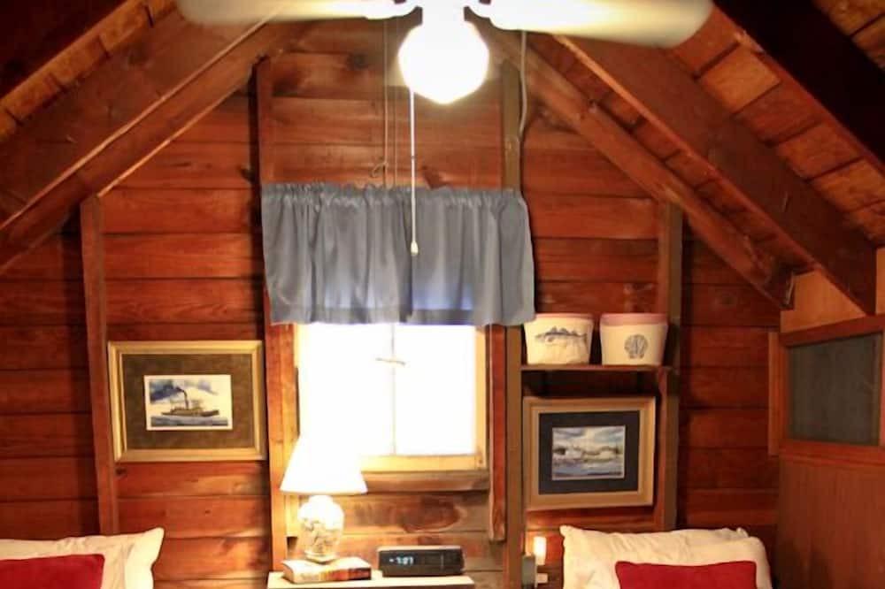 Photo of Bedroom in Westbrook Center
