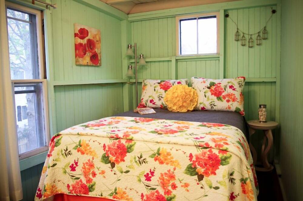 Photo of Bedroom in Westbrook Center