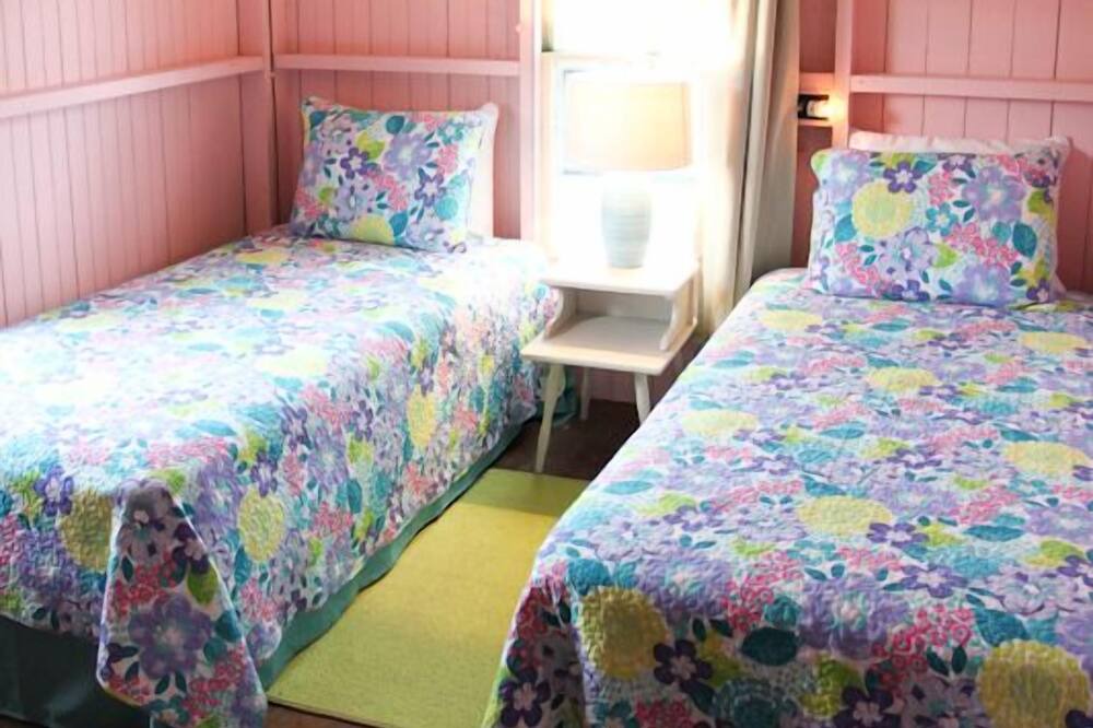 Photo of Bedroom in Westbrook Center
