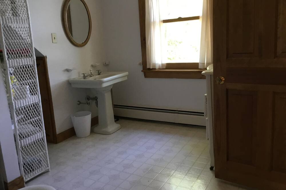 Photo of Bathroom in East Wakefield