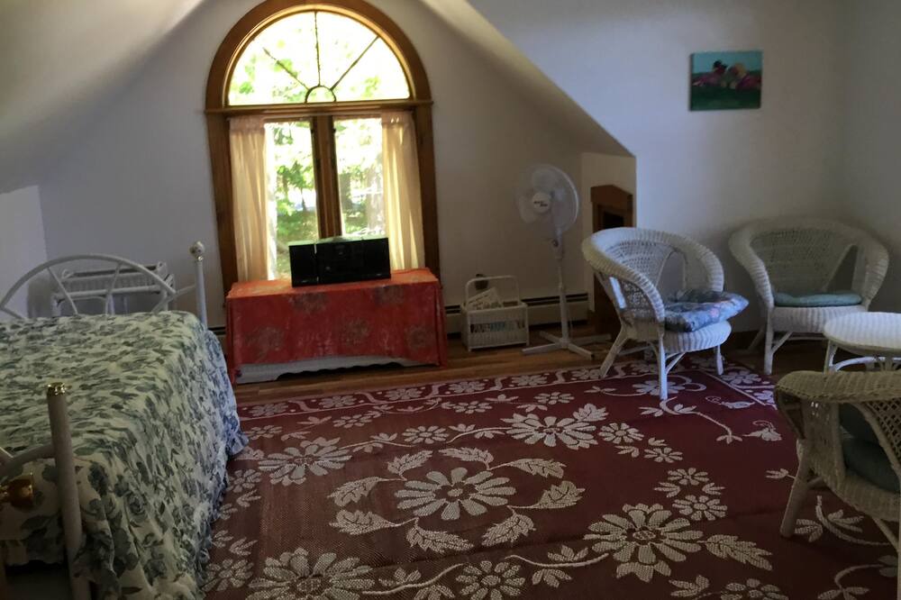 Photo of Bedroom in East Wakefield