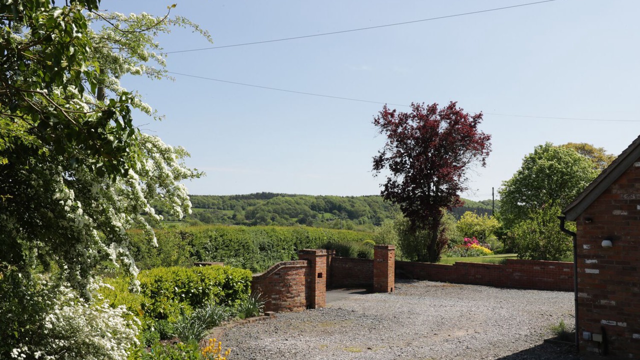 Photo of Others in Alfrick