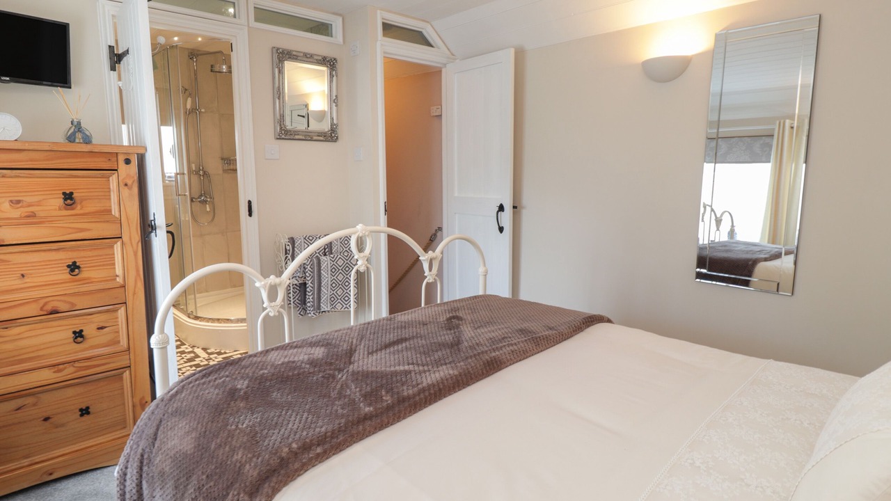 Photo of Others in Deal