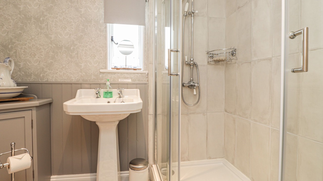 Photo of Others in Deal