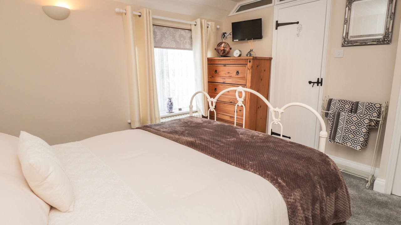 Photo of Others in Deal