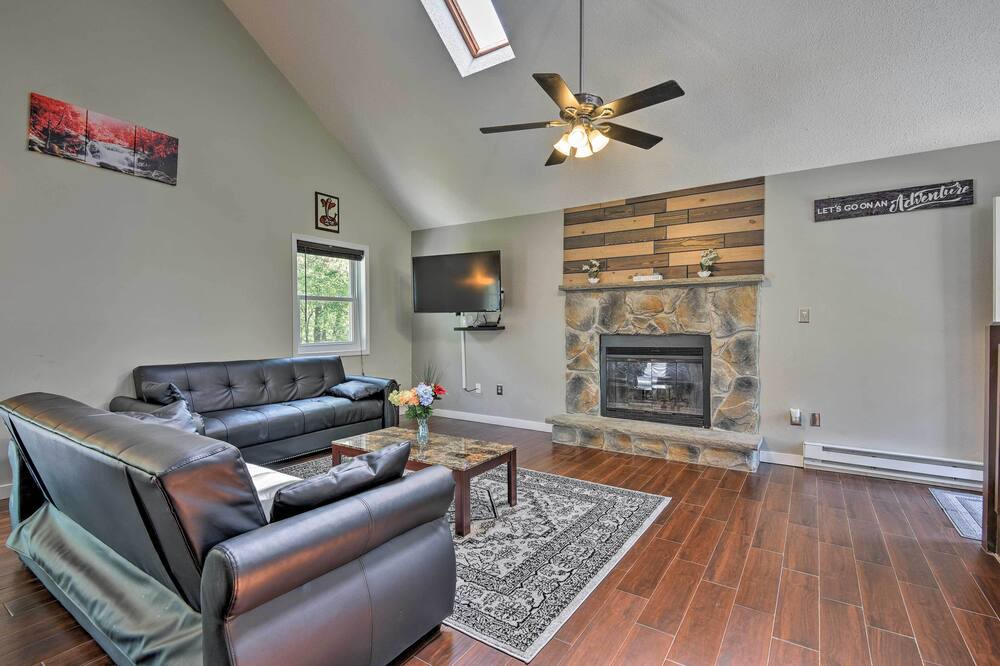 Photo of Livingroom in Long Pond