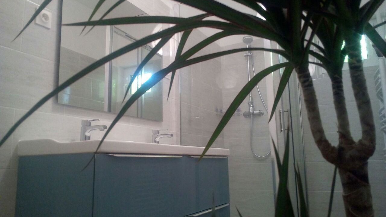 Photo of Bathroom in Libourne
