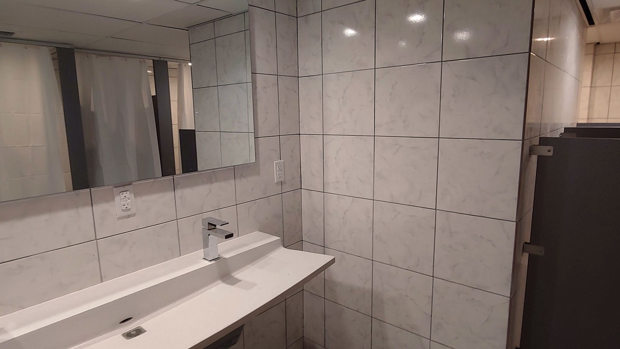 Photo of Bathroom in Cardozo