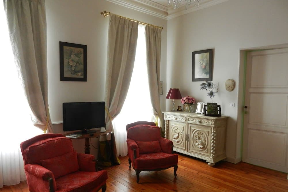 Photo of Bedroom in Saint-Jean-d'Angely