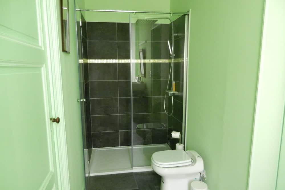 Photo of Bathroom in Saint-Jean-d'Angely
