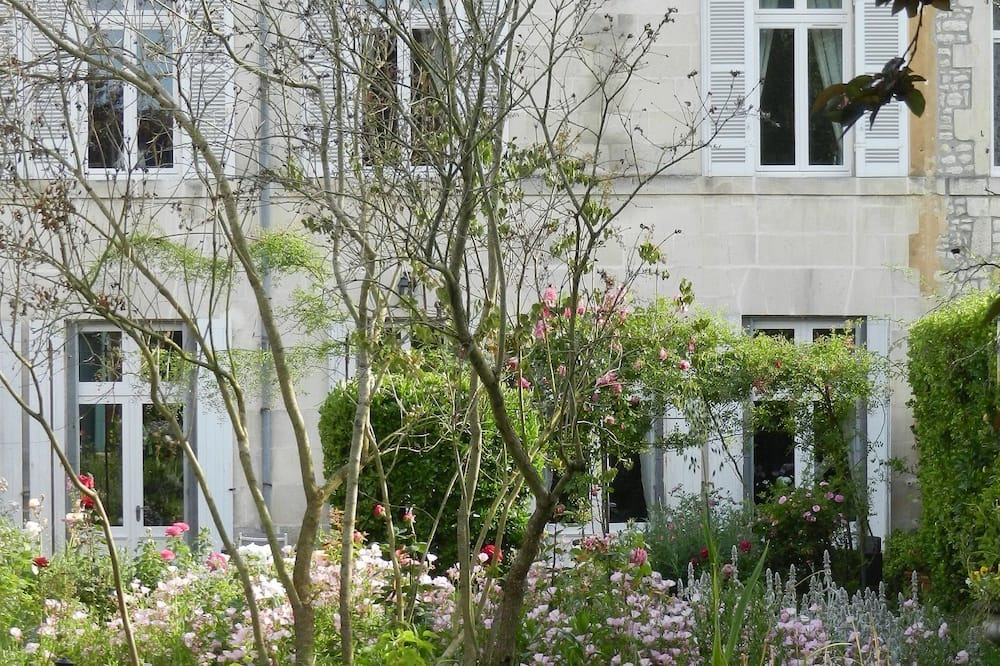 Photo of Outdoor in Saint-Jean-d'Angely