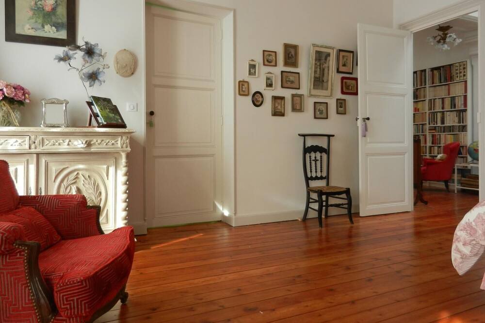 Photo of Livingroom in Saint-Jean-d'Angely