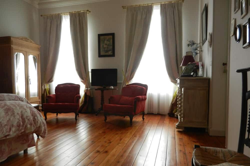 Photo of Bedroom in Saint-Jean-d'Angely