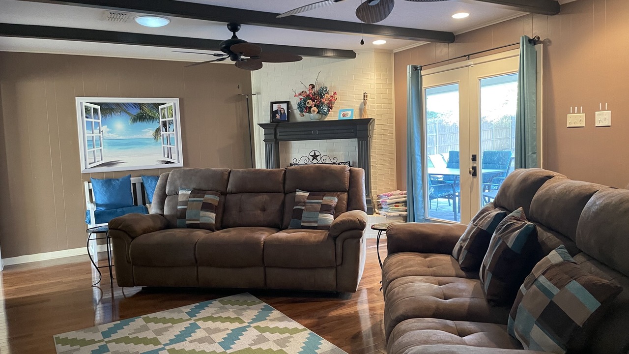 Photo of Livingroom in Bryan