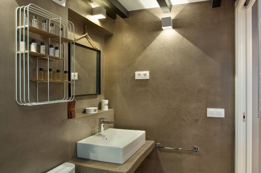 Photo of Bathroom in El Parc i la Llacuna del Poblenou