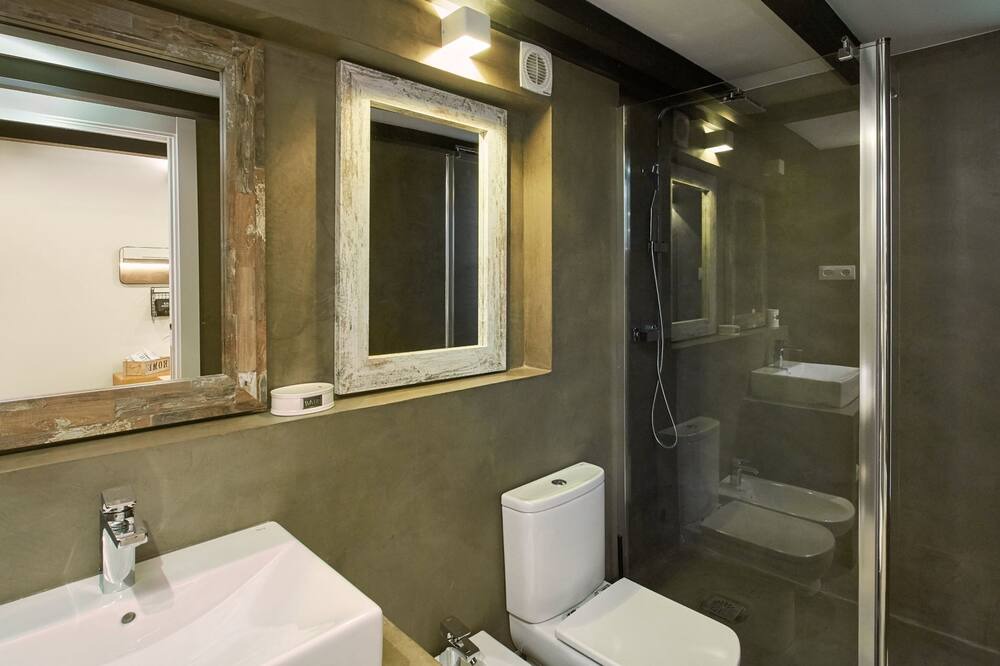 Photo of Bathroom in El Parc i la Llacuna del Poblenou