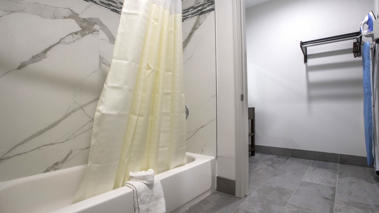 Photo of Bathroom in George Bush Park/Eldridge
