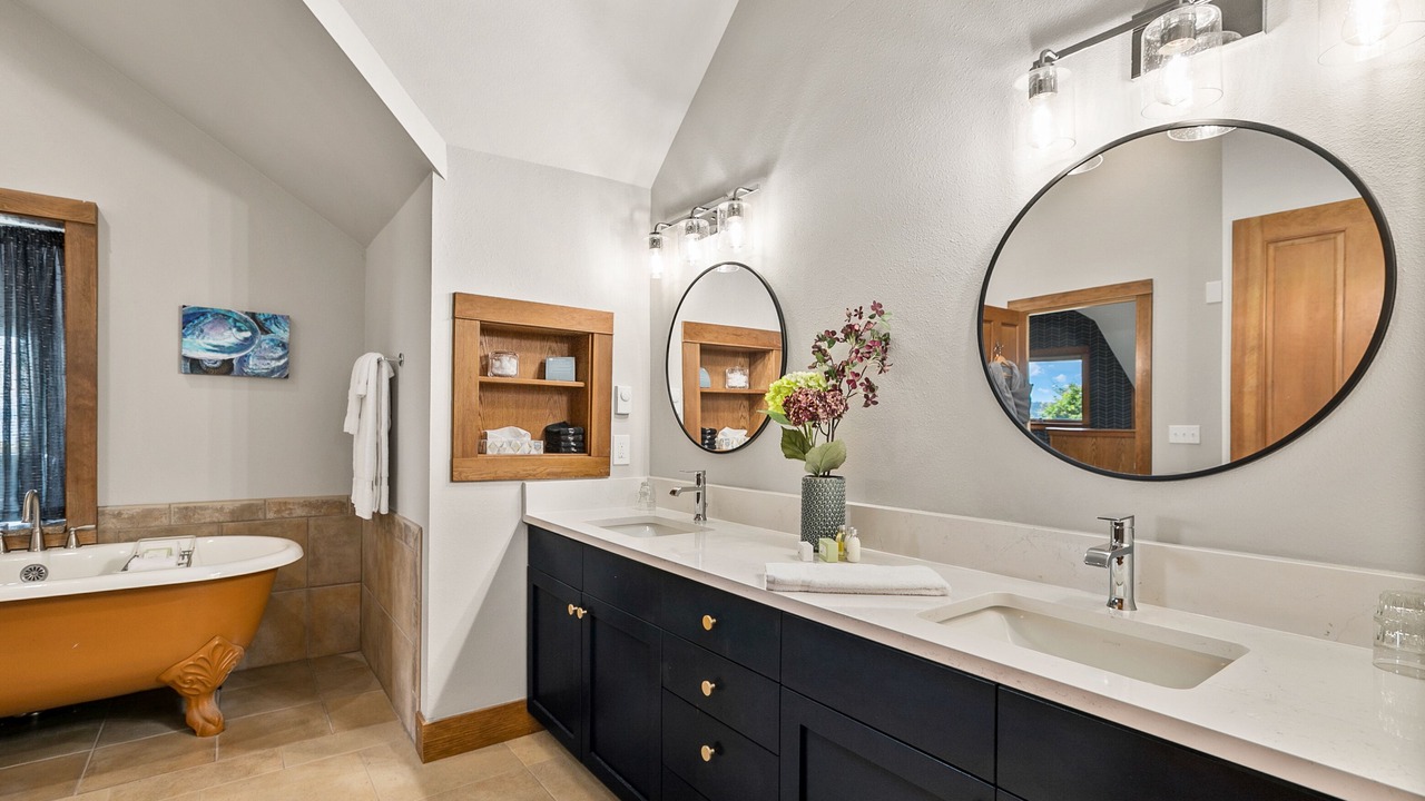 Photo of Bathroom in Langley