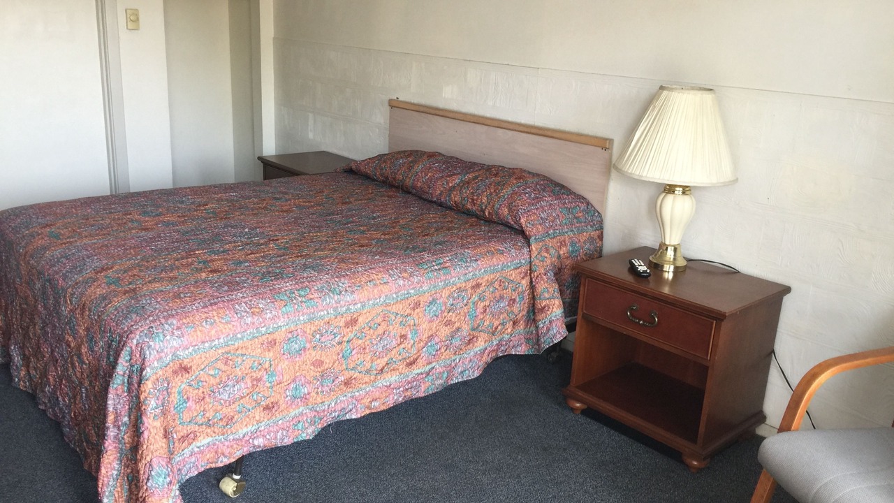 Photo of Bedroom in Outlook