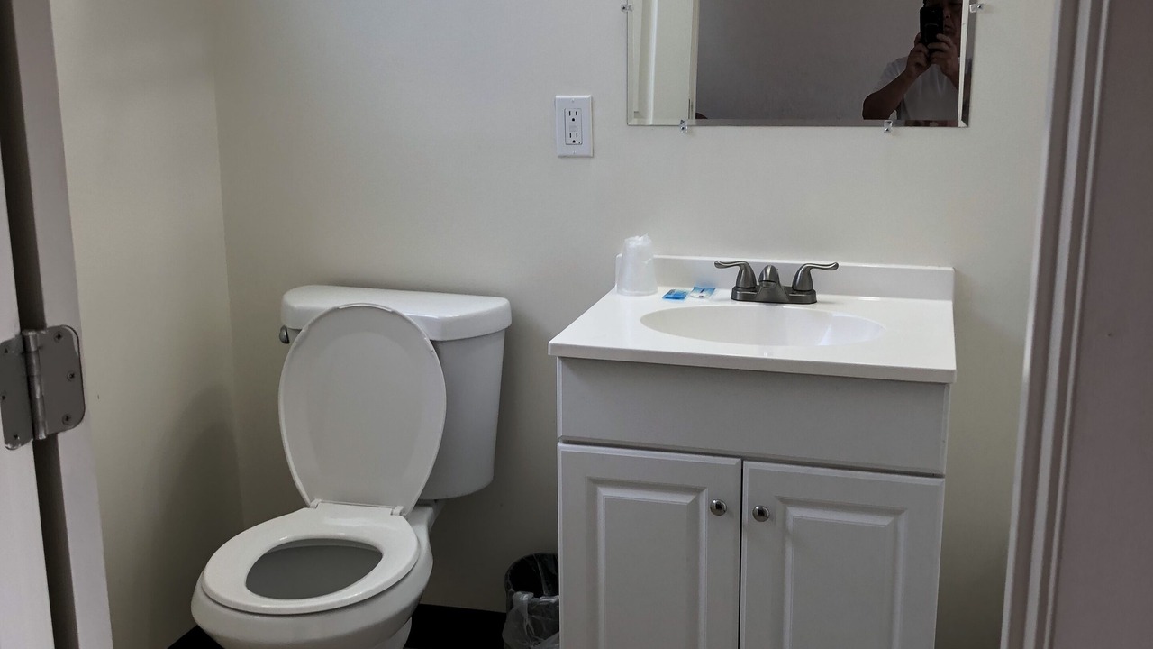 Photo of Bathroom in Outlook