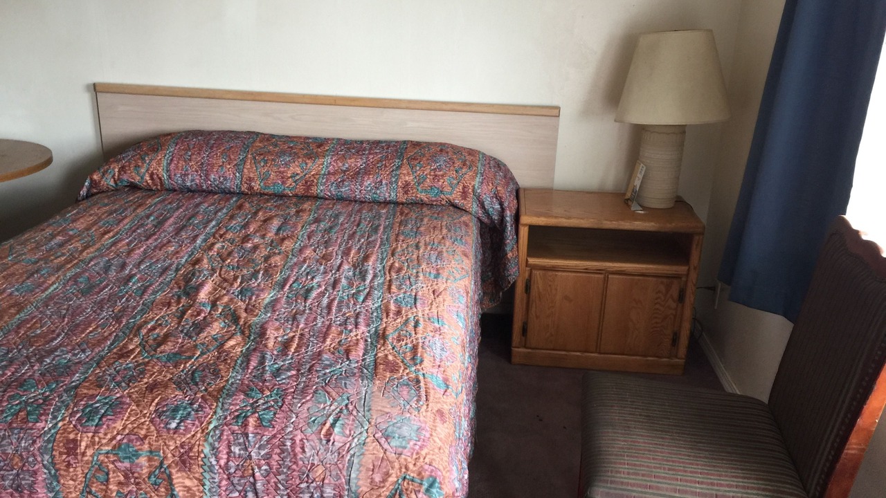 Photo of Bedroom in Outlook