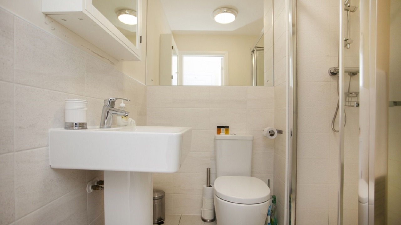 Photo of Bathroom in Castle Donington