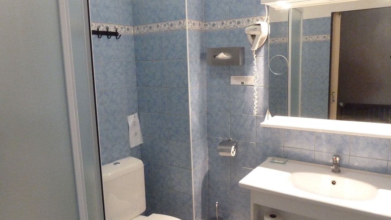 Photo of Bathroom in Auriol