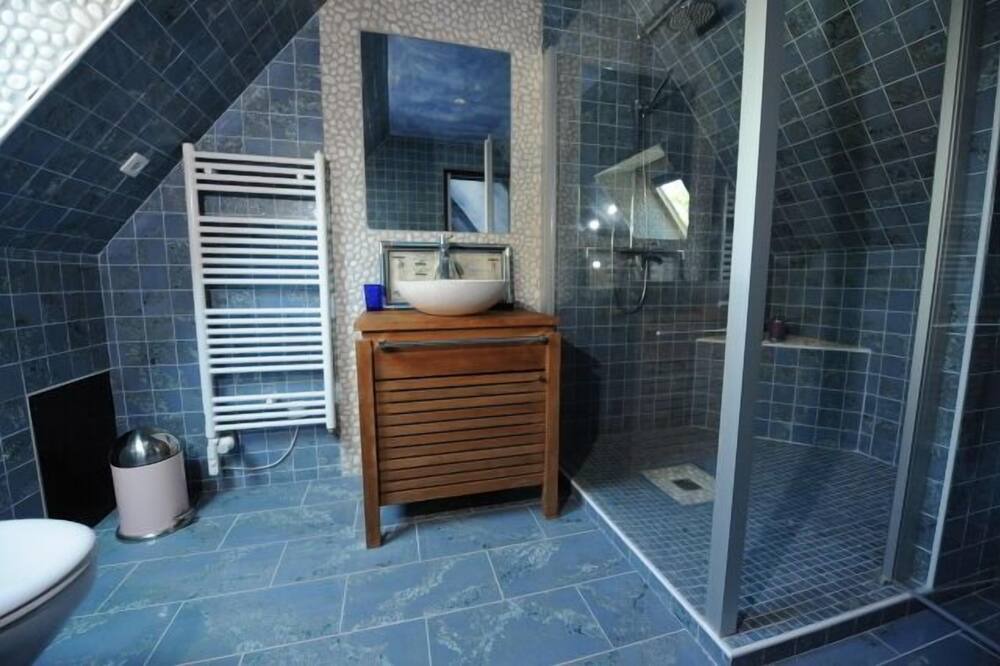 Photo of Bathroom in Nostang