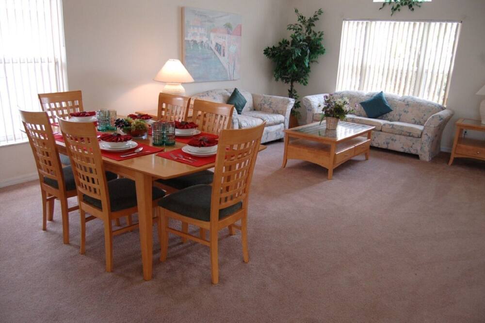 Photo of Bedroom in Lindfields