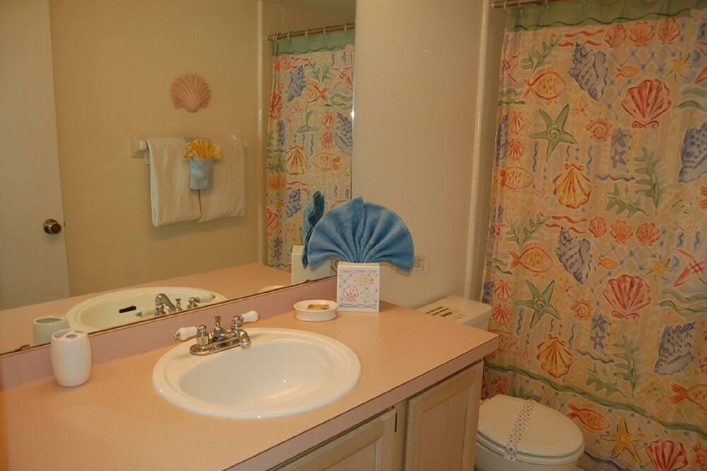 Photo of Bathroom in Lindfields