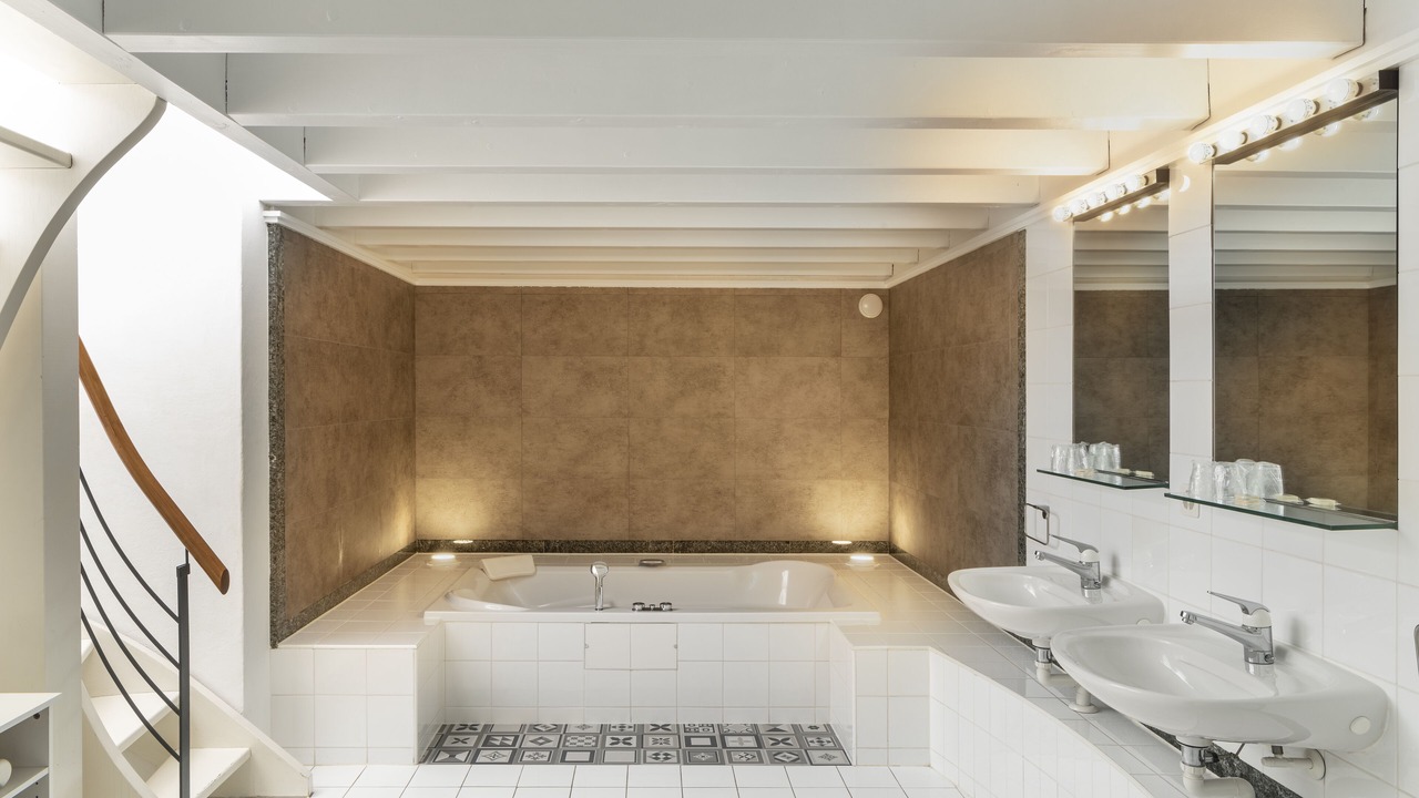 Photo of Bathroom in Rolle