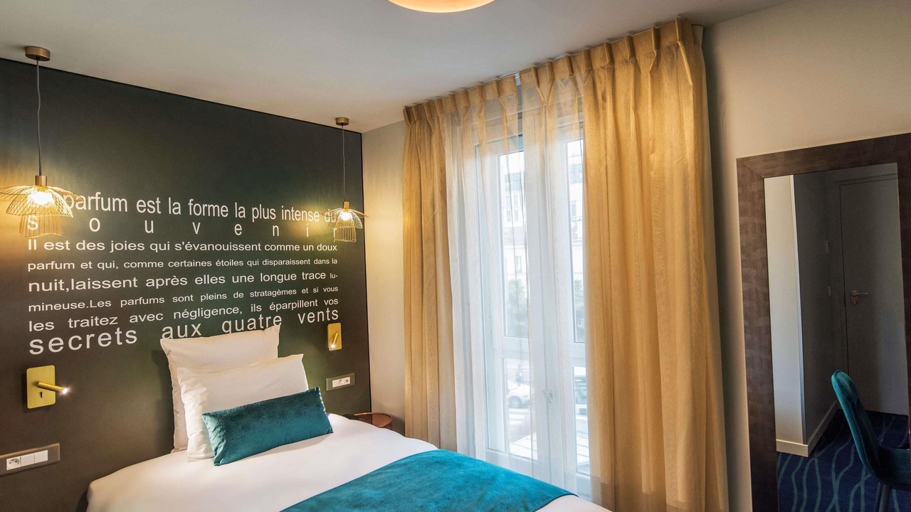 Photo of Bedroom in Suresnes