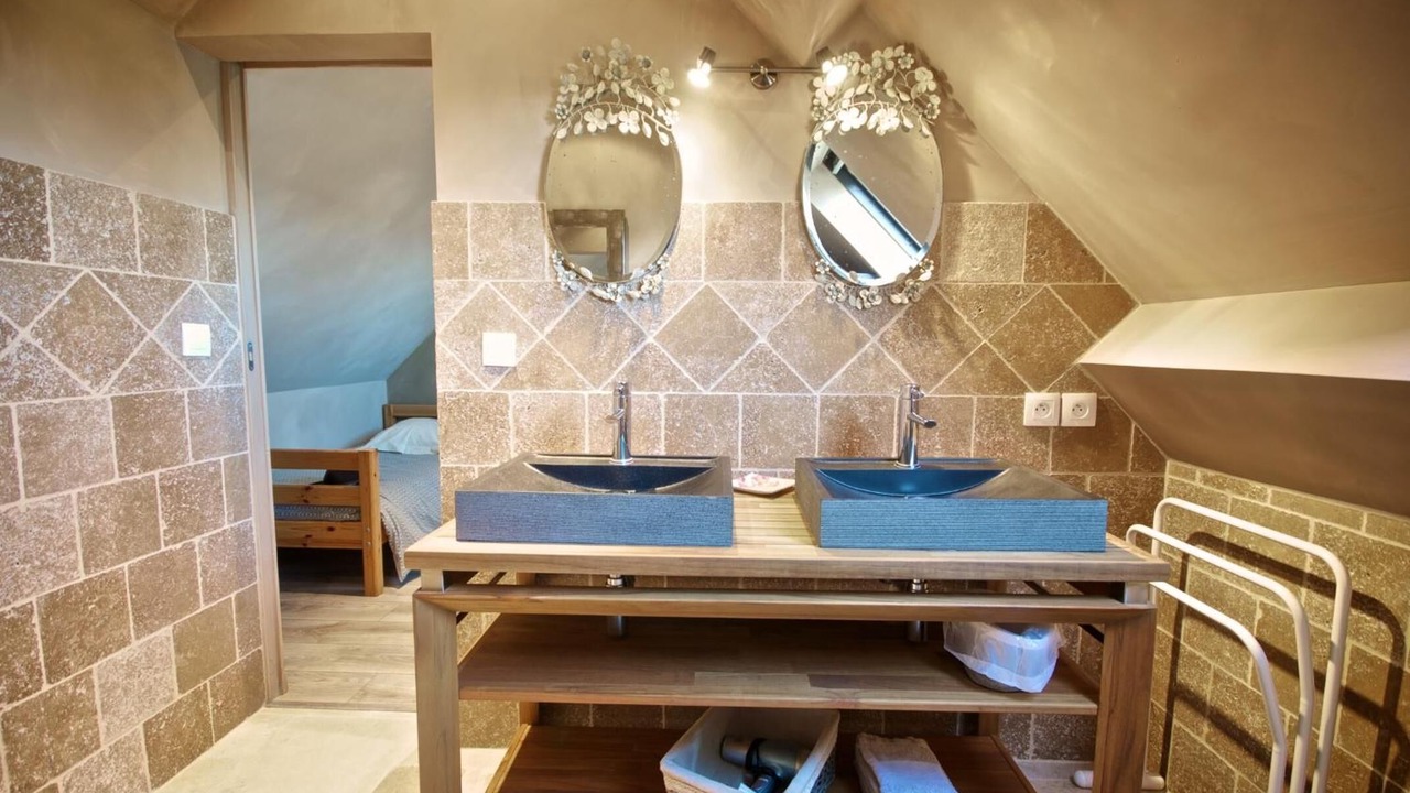 Photo of Others in Fougeres-sur-Bievre