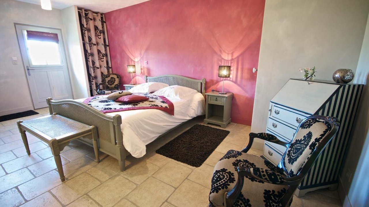 Photo of Others in Fougeres-sur-Bievre