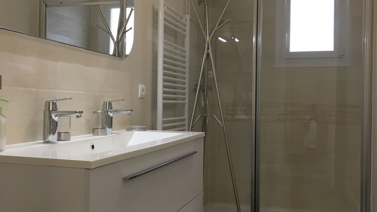 Photo of Bathroom in Loches