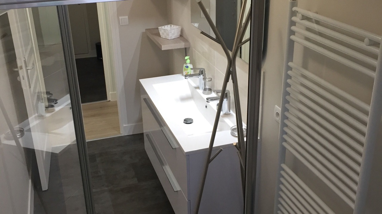 Photo of Bathroom in Loches