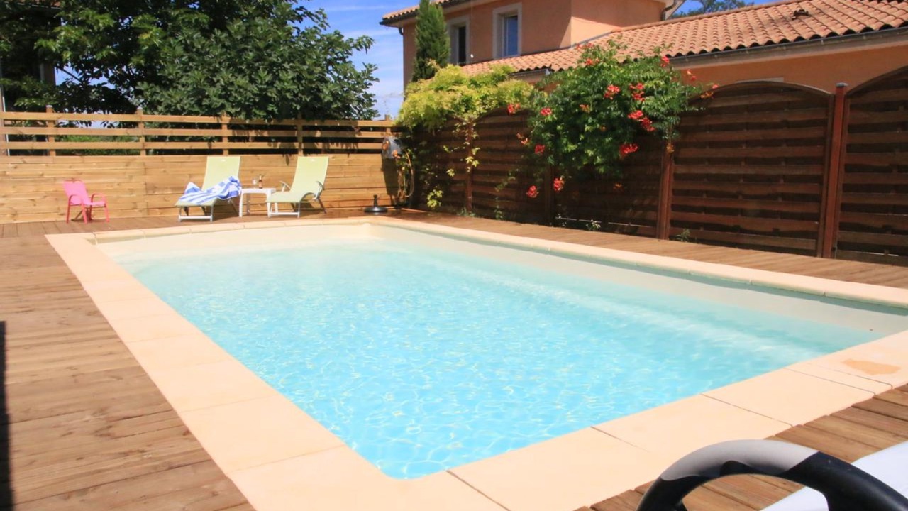 Photo of Outdoor in Neyron